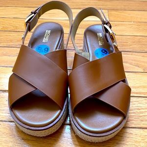 Michael Kors open toe platforms🤎